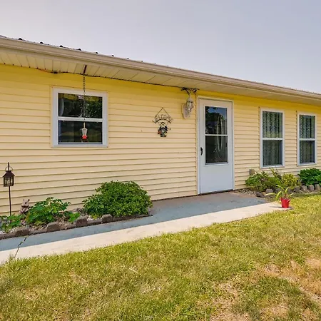 Charming Smiths Grove Home Near Cave Tours!
